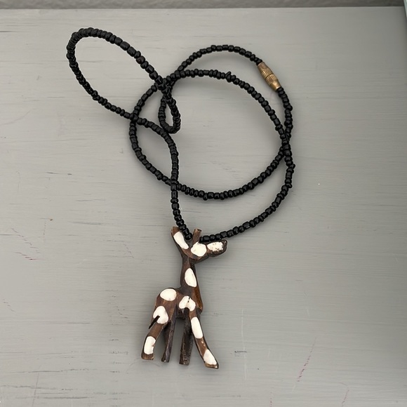 African wooden animal and bead necklace - Picture 4 of 4